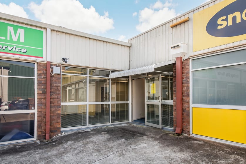 Click to view all images 4/16 Lowry Street North Ipswich QLD 4305 - Image 1