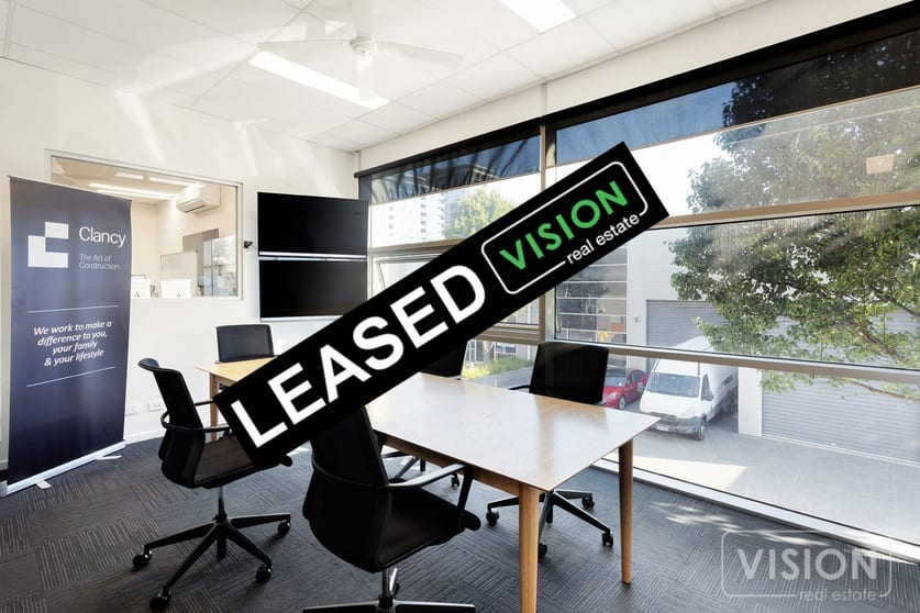 Click to view all images 10/345 Plummer Street Port Melbourne VIC 3207 - Image 1