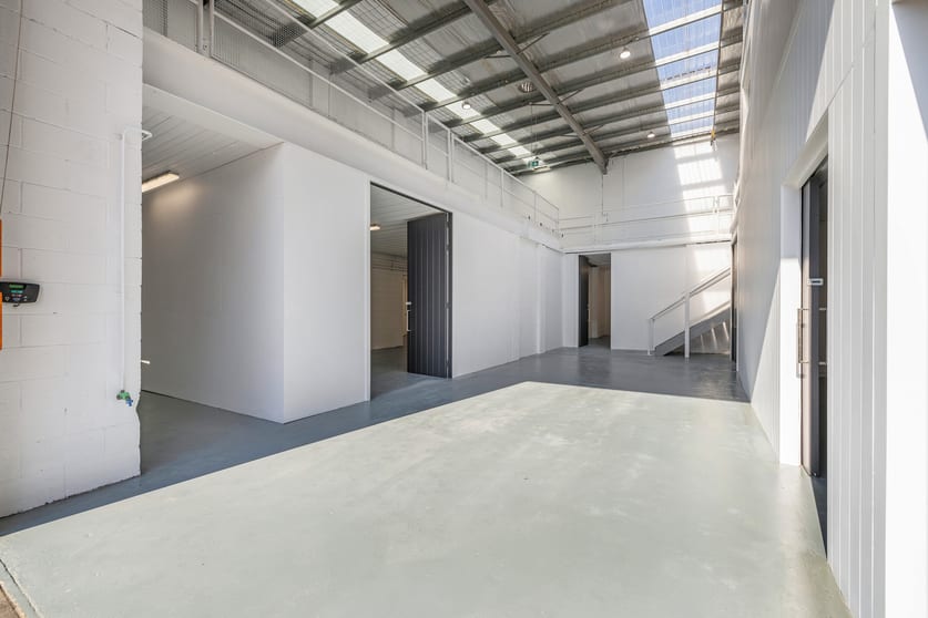 Click to view all images 4/77-79 Bassett Street Mona Vale NSW 2103 - Image 1