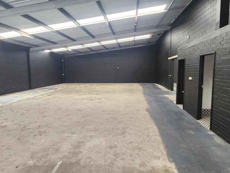 Click to view all images Bay 2/31 Jindalee Road Port Macquarie NSW 2444 - Image 2
