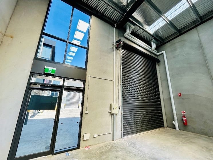 Click to view all images 7/52 Willandra Drive Epping VIC 3076 - Image 3