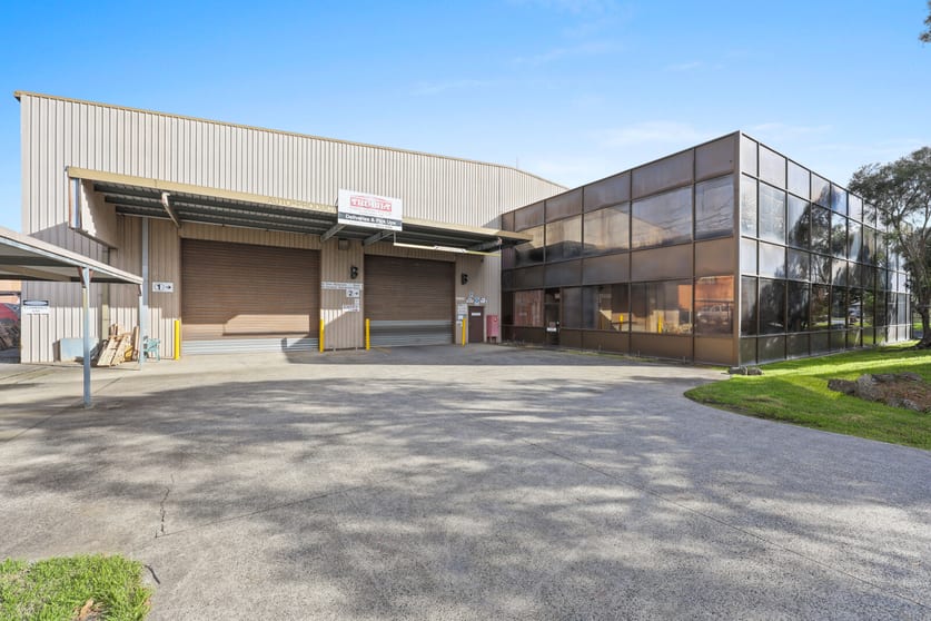 Click to view all images 42-46 Tarnard Drive Braeside VIC 3195 - Image 3