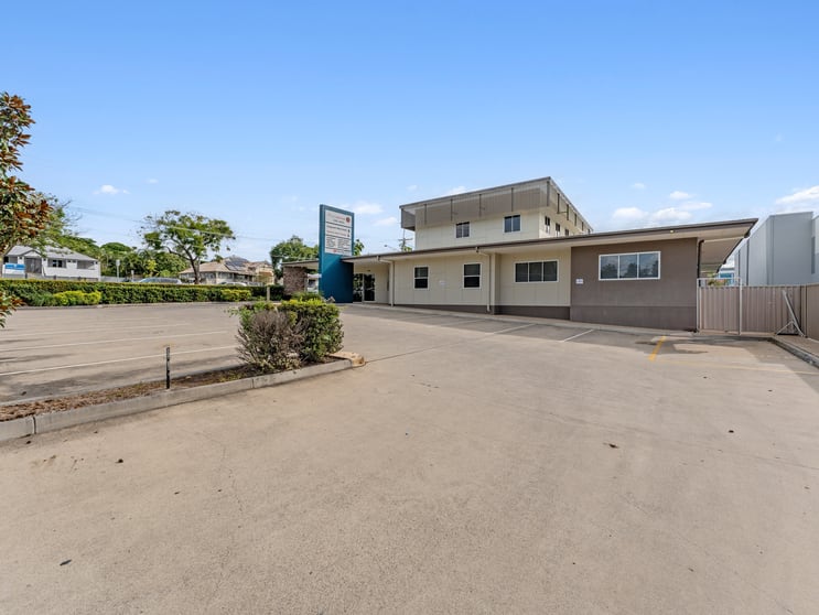 Click to view all images 1 Gray Street ( Cnr Thorn Street) Ipswich QLD 4305 - Image 2