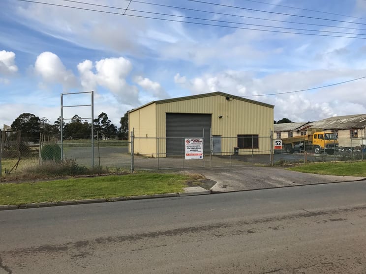 Click to view all images 52 Dunbar Road Traralgon VIC 3844 - Image 2