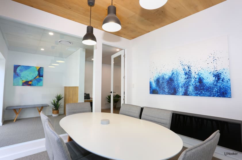 Click to view all images 21/2 Eighth Avenue Palm Beach QLD 4221 - Image 3