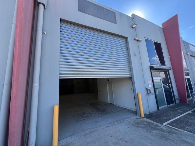 Click to view all images 4/1 Clelland Road Brooklyn VIC 3012 - Image 1