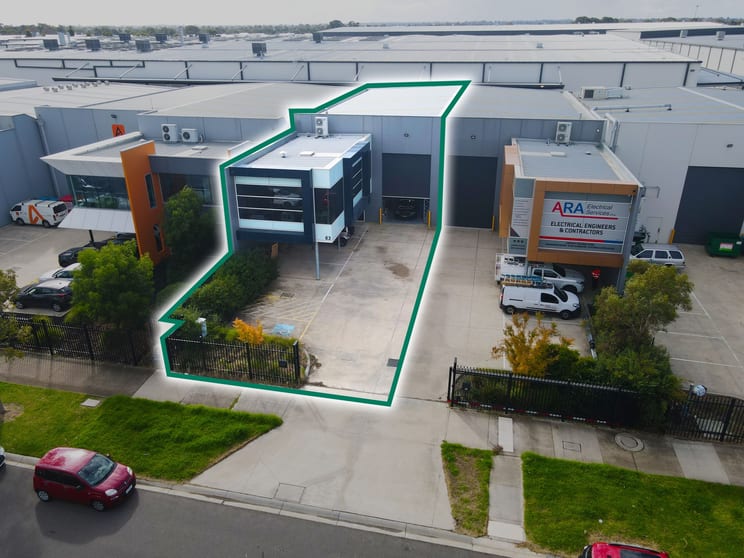 Click to view all images 1/63 Indian Drive Keysborough VIC 3173 - Image 1