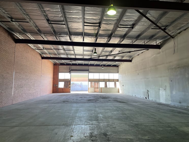 Click to view all images Unit 3/78 Townsville Street Fyshwick ACT 2609 - Image 2