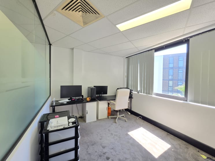 Click to view all images 28/1 Jordan Street Gladesville NSW 2111 - Image 3
