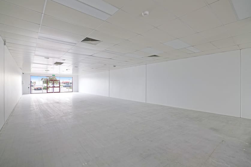 Unit 1/4 Nicholson Road Beckenham WA 6107 - Image 2