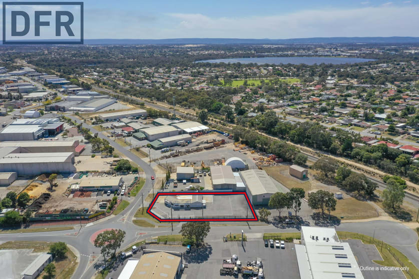 Click to view all images 32 Miguel Road Bibra Lake WA 6163 - Image 2