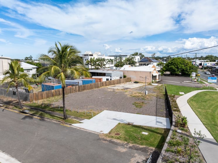 Click to view all images 97 Brisbane Road Mooloolaba QLD 4557 - Image 2