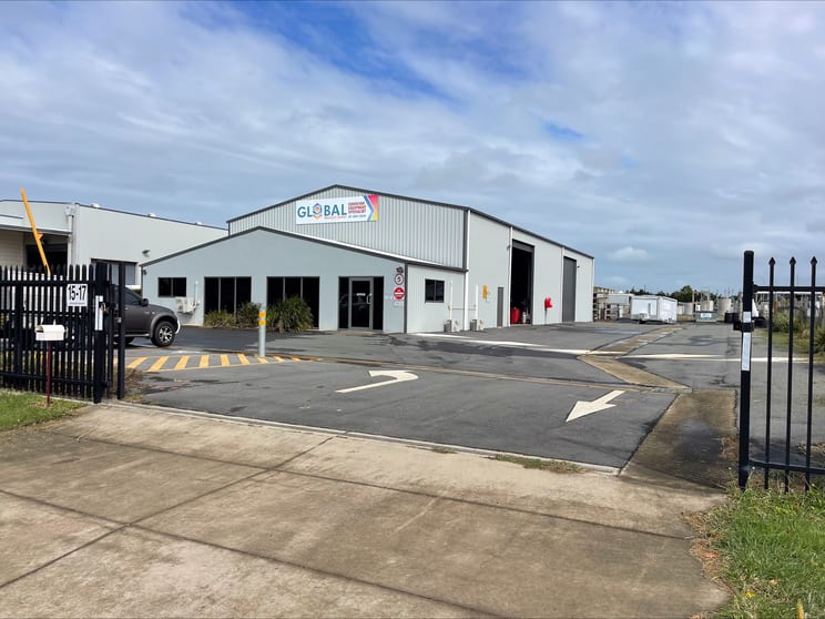 Click to view all images 15-17 Iridium Drive Paget QLD 4740 - Image 1