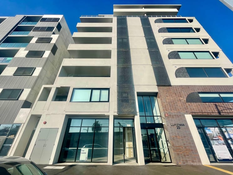 Click to view all images Shop 1/27 Russell Street Essendon VIC 3040 - Image 1