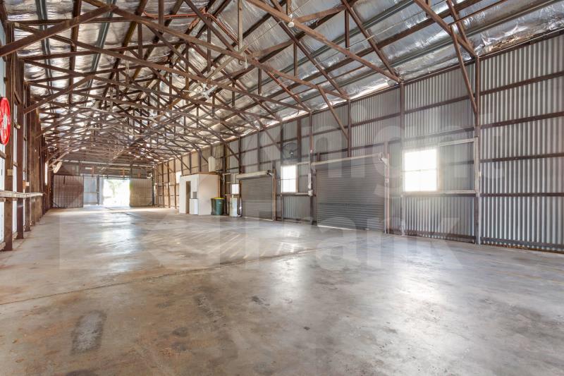 Click to view all images Unit/253 Denison Street Rockhampton City QLD 4700 - Image 2