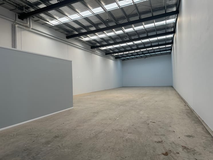 Click to view all images 5/26 Lara Way Campbellfield VIC 3061 - Image 3