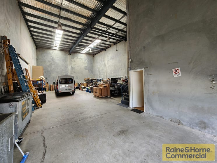 Click to view all images 4/1 Byth Street Stafford QLD 4053 - Image 2