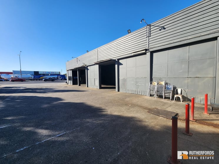 Click to view all images 1/1429 Sydney Road Fawkner VIC 3060 - Image 2