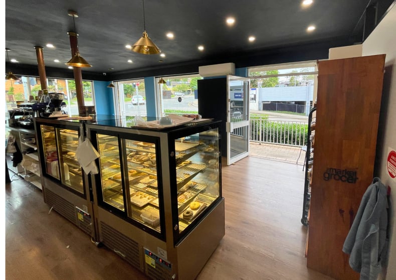 Click to view all images Shop 1/199 Avoca Drive Green Point NSW 2251 - Image 2