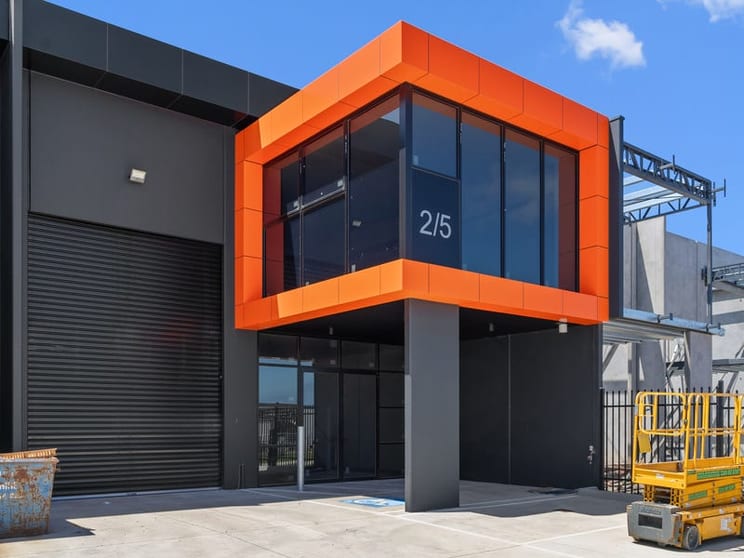 Click to view all images Williams Point Busin Robbins Circuit Williamstown VIC 3016 - Image 2