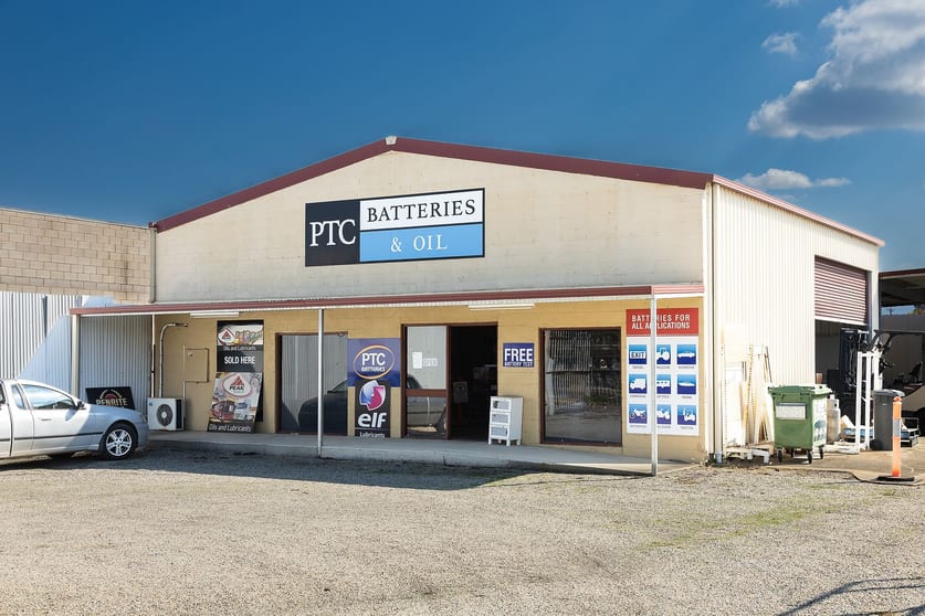 Click to view all images 457 Wagga Road Lavington NSW 2641 - Image 2