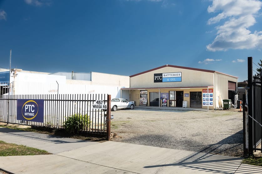 Click to view all images 457 Wagga Road Lavington NSW 2641 - Image 3