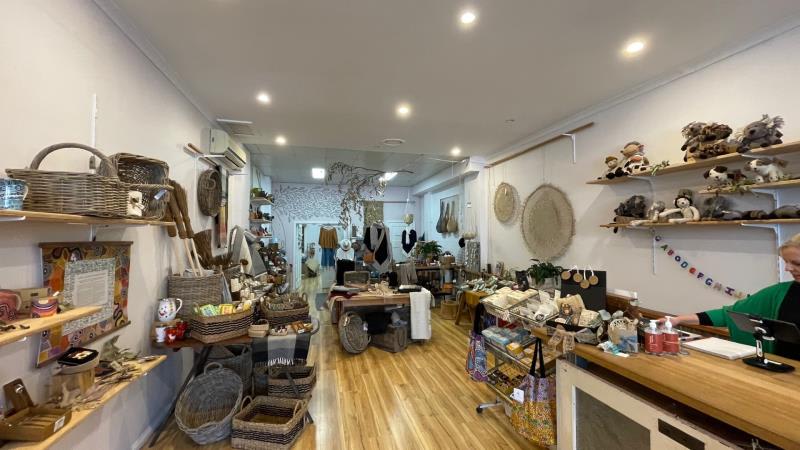 Click to view all images 33 The Mall Croydon South VIC 3136 - Image 3