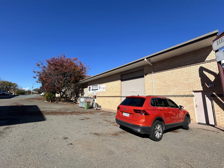 6/33 Lorn Road Queanbeyan NSW 2620 - Image 1