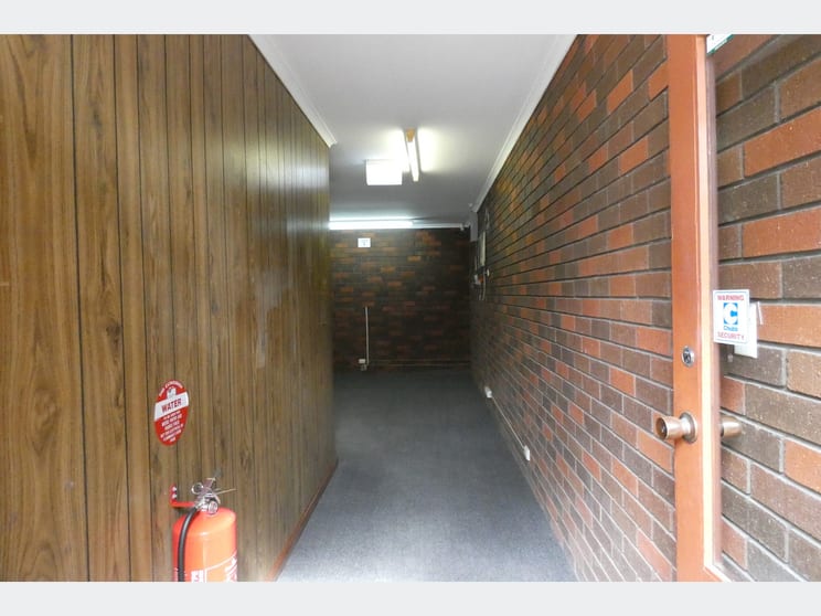 Click to view all images 24 Surrey Road Keswick SA 5035 - Image 3