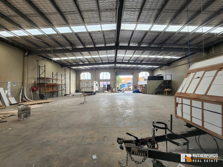Click to view all images 8 Dennis Street Campbellfield VIC 3061 - Image 3