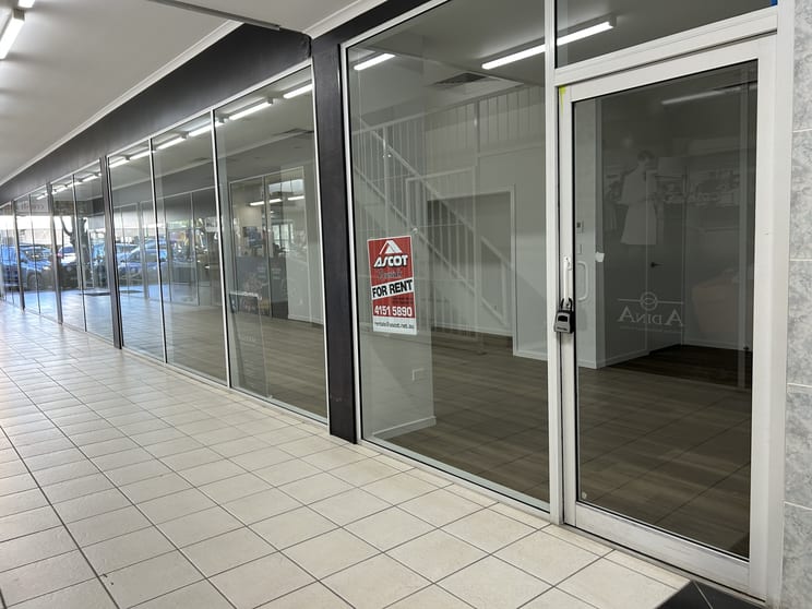 Click to view all images Shop 2/133 Bourbong Street Bundaberg Central QLD 4670 - Image 1