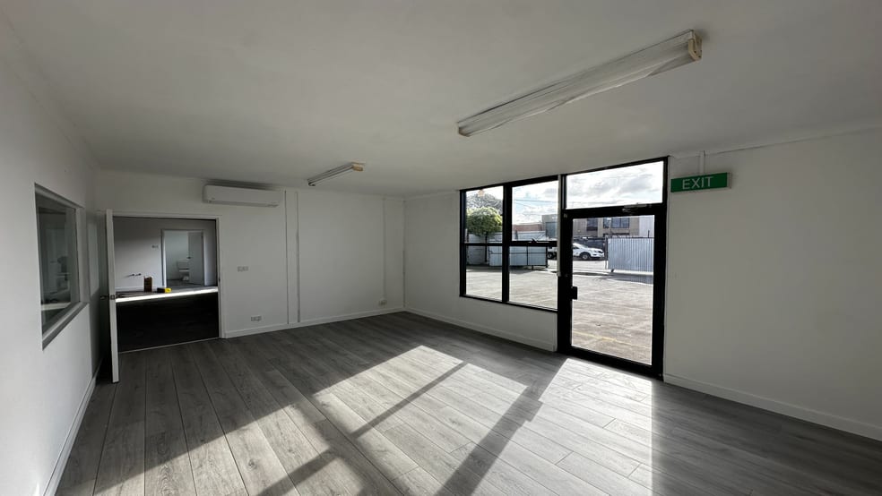 Click to view all images 9 Disney Avenue Keilor East VIC 3033 - Image 3