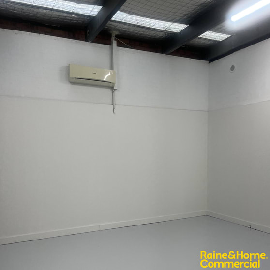 Click to view all images Unit 3/2 Liverpool Street Ingleburn NSW 2565 - Image 3