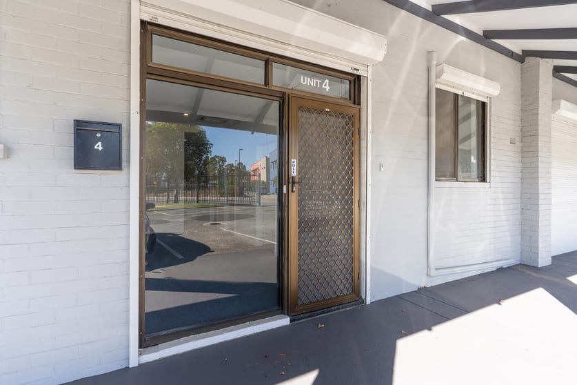 Click to view all images 4/8 Royal Street Kenwick WA 6107 - Image 3
