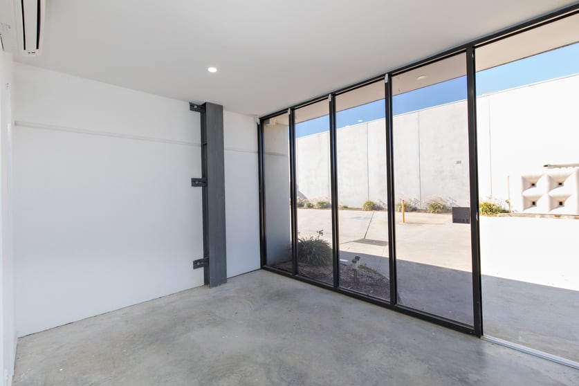 Click to view all images 2/22 Selkirk Drive Wendouree VIC 3355 - Image 3