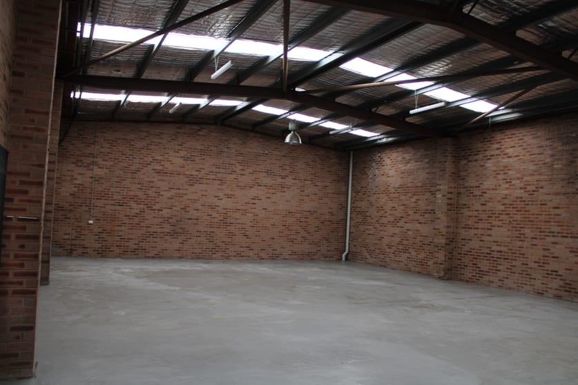 Click to view all images 2/73 Willarong Road Caringbah NSW 2229 - Image 2