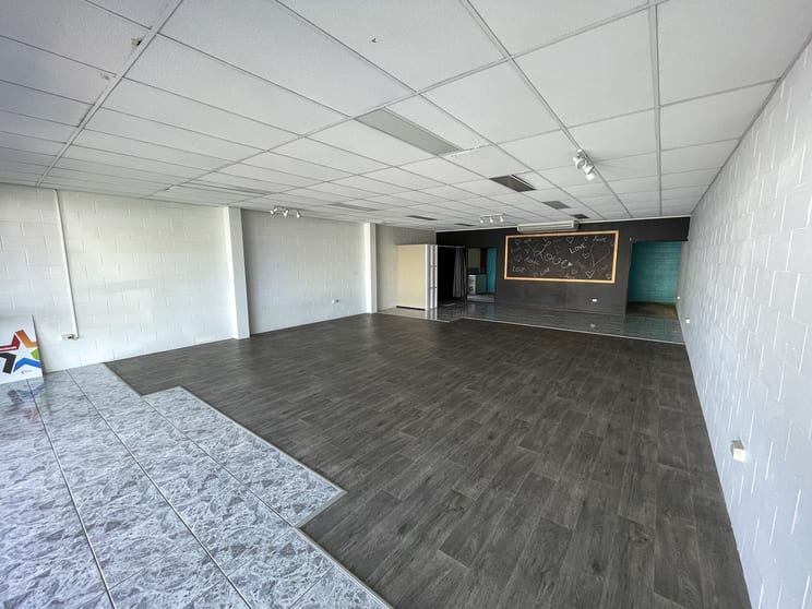 Click to view all images 50 Powell Street Bowen QLD 4805 - Image 3