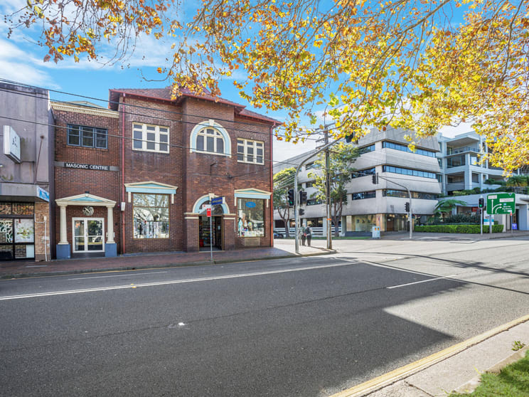 Click to view all images 127 Sailors Bay Road Northbridge NSW 2063 - Image 2