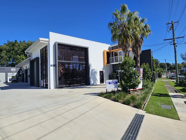 Click to view all images Currumbin Waters QLD 4223 - Image 1