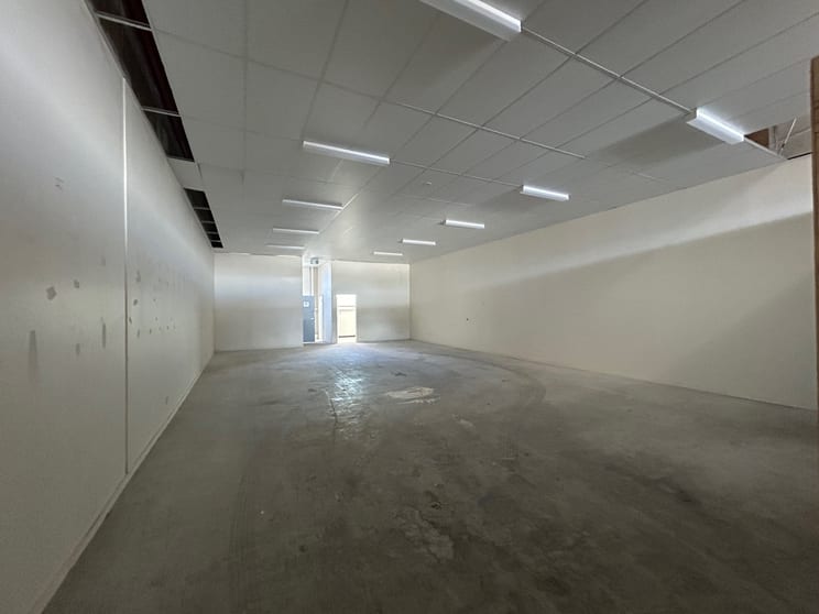 Click to view all images 11/151-155 Gladstone Street Fyshwick ACT 2609 - Image 3