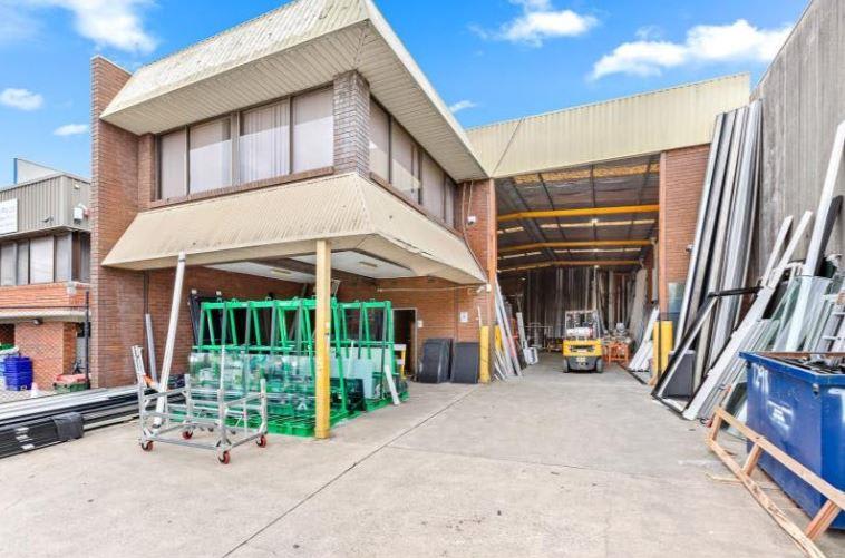 Click to view all images Office and Warehouse/21 Homedale Road Bankstown NSW 2200 - Image 2