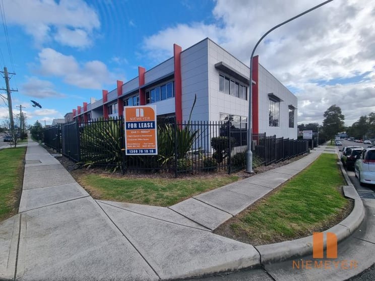 Click to view all images Unit 1/148-150 Bungaree Road Pendle Hill NSW 2145 - Image 2
