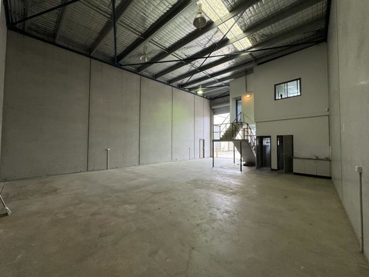 Click to view all images Unit 6/8 Jindalee Place Riverwood NSW 2210 - Image 3