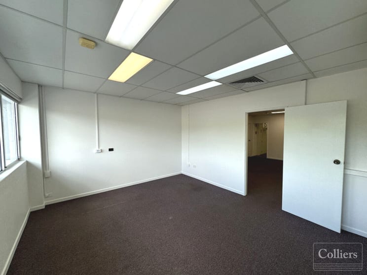 Click to view all images 16/581 Ross River Road Kirwan QLD 4817 - Image 3