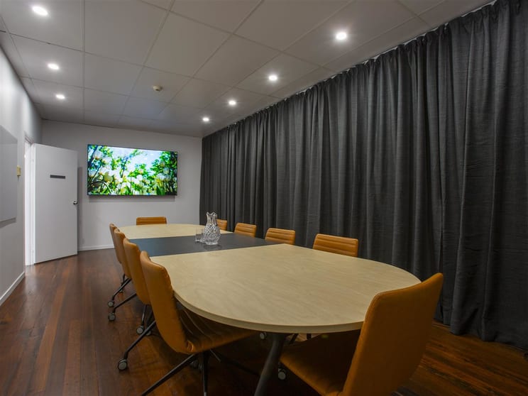 Click to view all images 408-410 Flinders Street Townsville City QLD 4810 - Image 1
