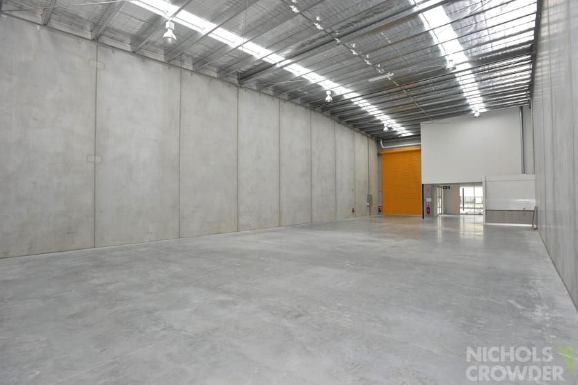 Click to view all images 2/1 Capital Place Carrum Downs VIC 3201 - Image 3