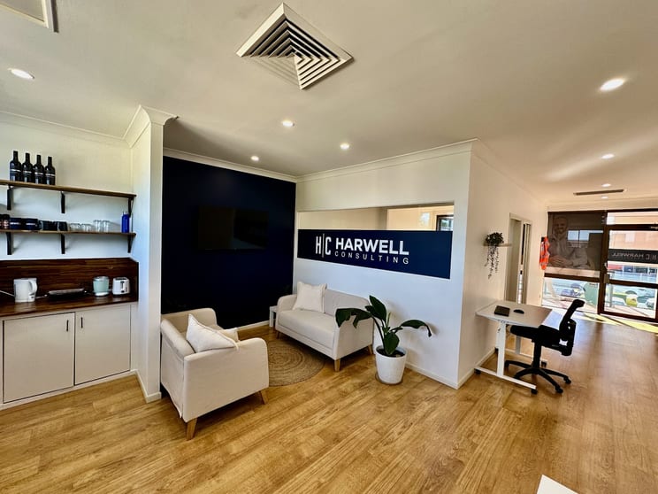 Click to view all images Suite 11/2098 Gold Coast Highway Miami QLD 4220 - Image 3