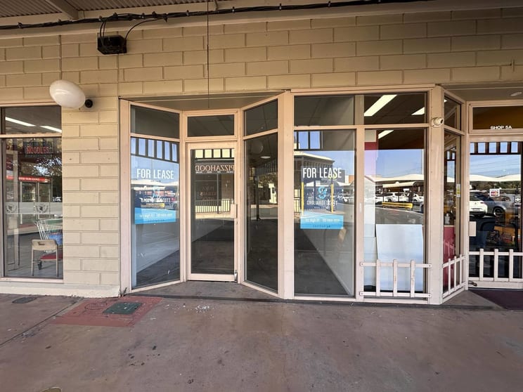 Click to view all images 1/42 Nish Street Echuca VIC 3564 - Image 2