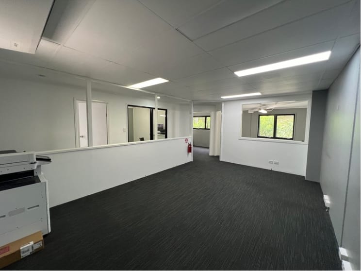 Click to view all images 4/17 Leda Drive Burleigh Heads QLD 4220 - Image 3