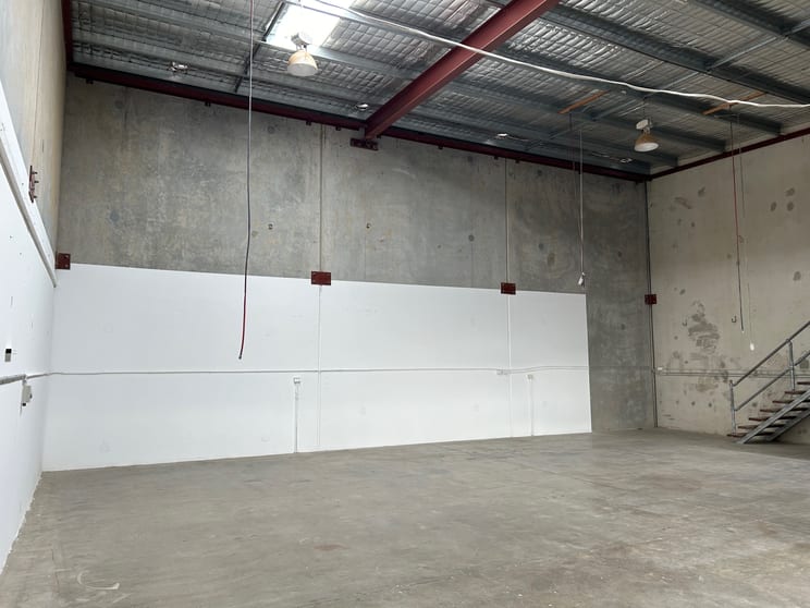 Click to view all images 7/15 Corporate Place Hillcrest QLD 4118 - Image 2